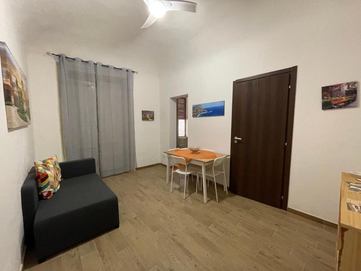 Le Colonne Del Massimo Apartment ปาแลร์โม ภายนอก รูปภาพ